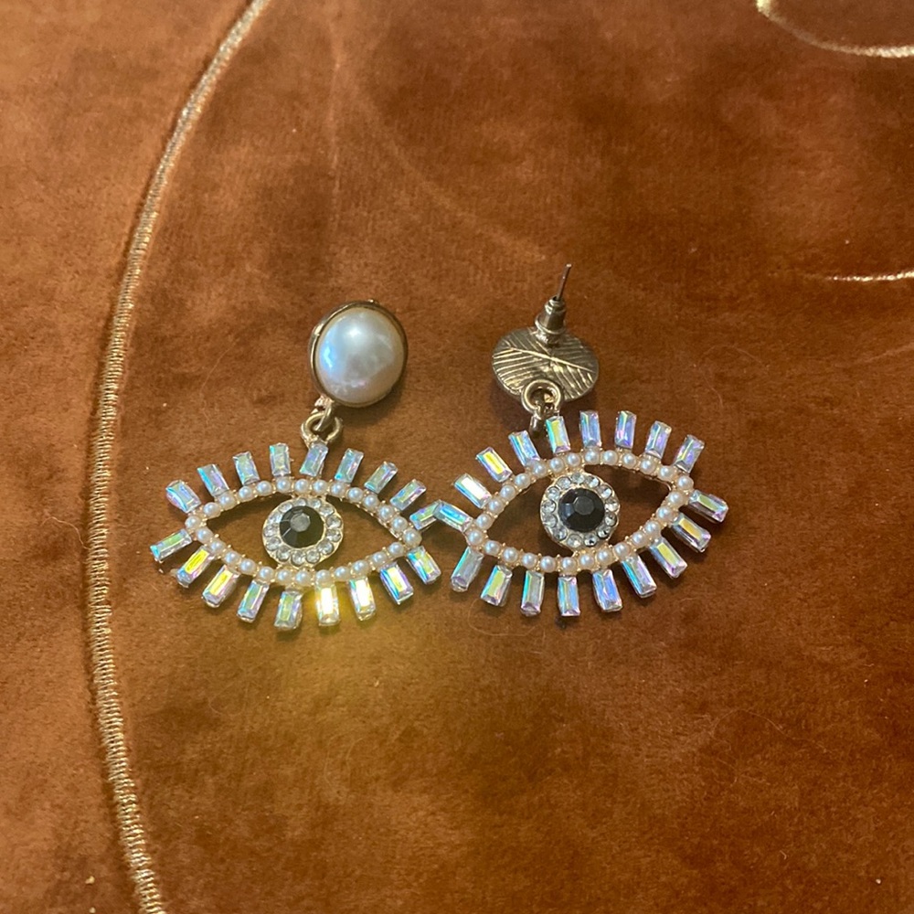 Beautiful Evelio eye earrings, wore only ones  as I felt they were too big.